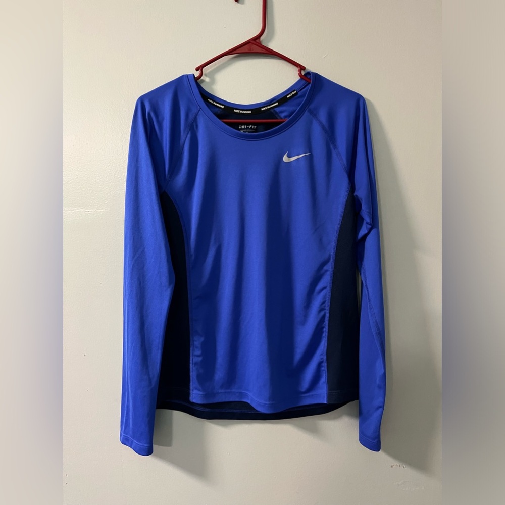 Nike run long sleeve shirt